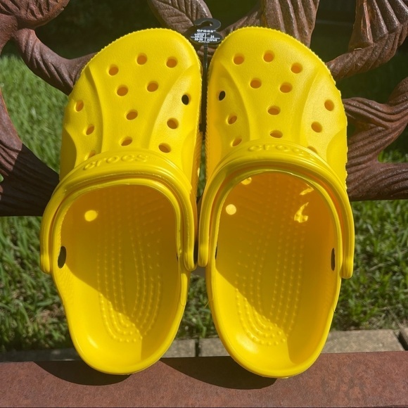 NWT Crocs iconic baya clogs in lemon unisex size W 8 M 6 - Picture 5 of 11